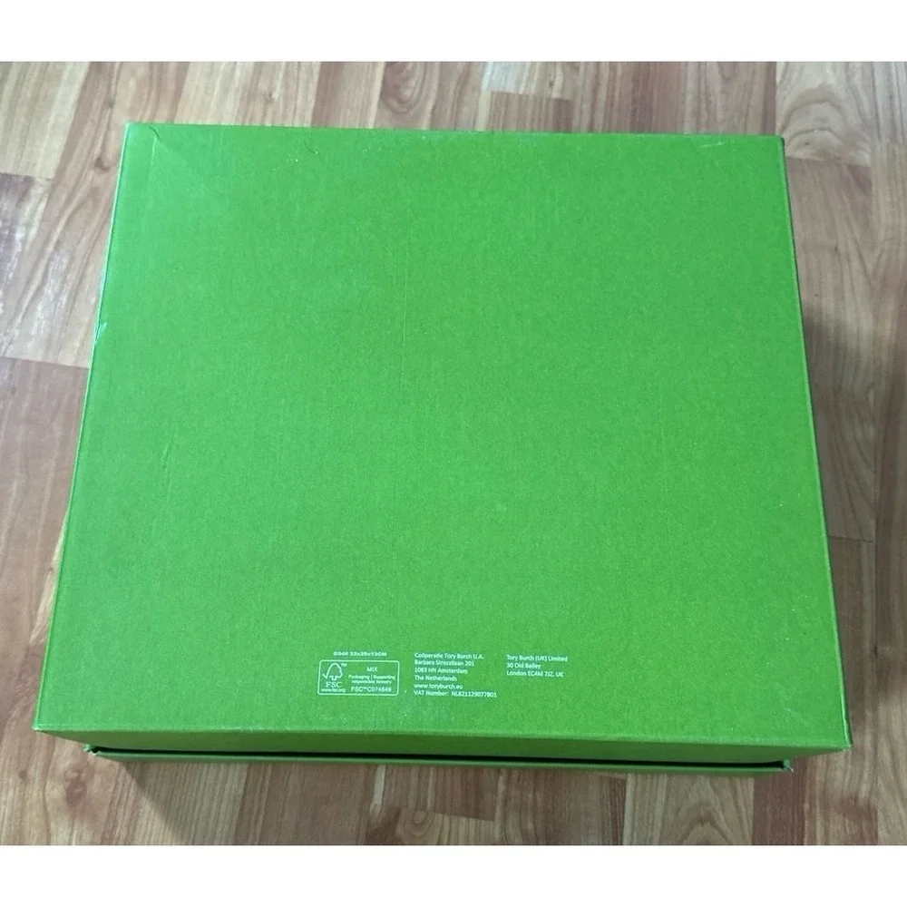 Tory‎ Burch empty shoe box